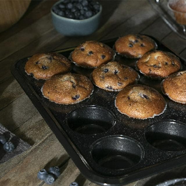 Habitat 12 Cup Muffin Tray - gallery image 5