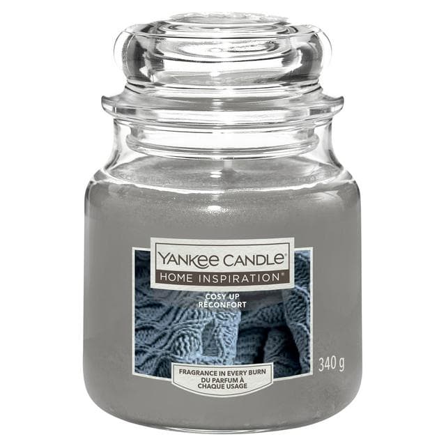 Yankee Candle Medium Cosy Up Jar Candle - gallery image 1