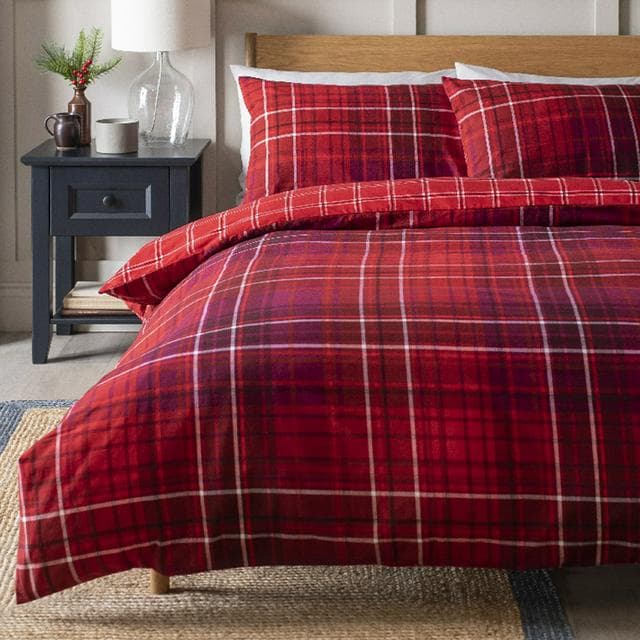 Habitat Xmas Robin Check Bedding Set Red - gallery image 1