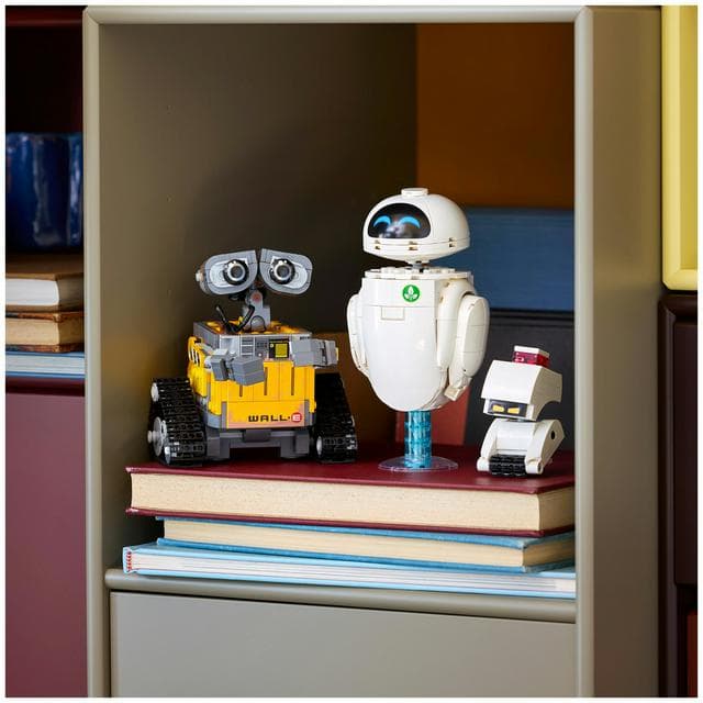Lego Disney & Pixar Wall-E & Eve Set 43279 - gallery image 3