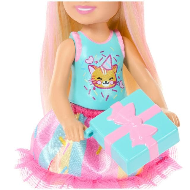 Barbie Club Chelsea Doll & Accessories - gallery image 3