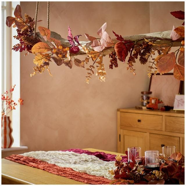 SAL Gifting Autumnal Garland - gallery image 1
