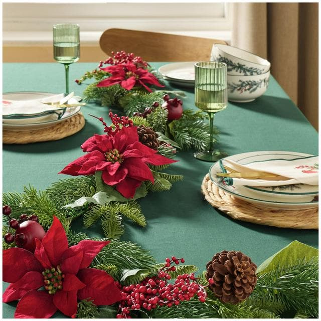 SAL Gifting Poinsettia Garland - gallery image 3