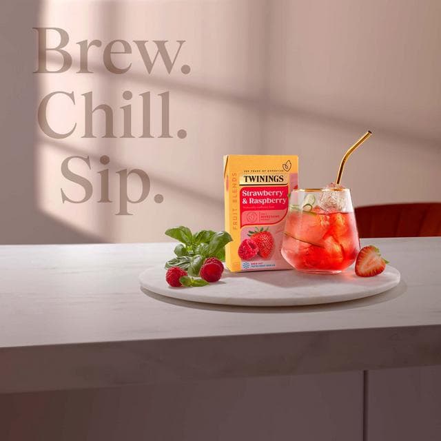 Twinings Strawberry & Raspberry Tea, 20 Tea Bags - gallery image 6
