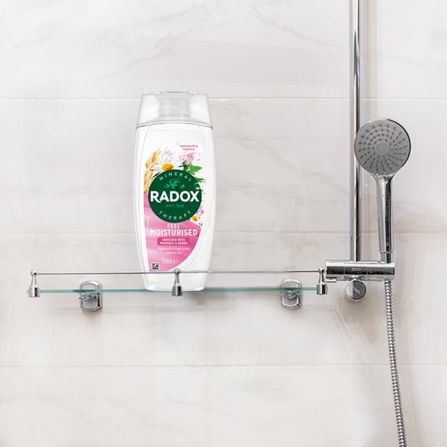 Radox Feel Moisturised Shower Gel Chamomile & Oat Body Wash 450ml - gallery image 4