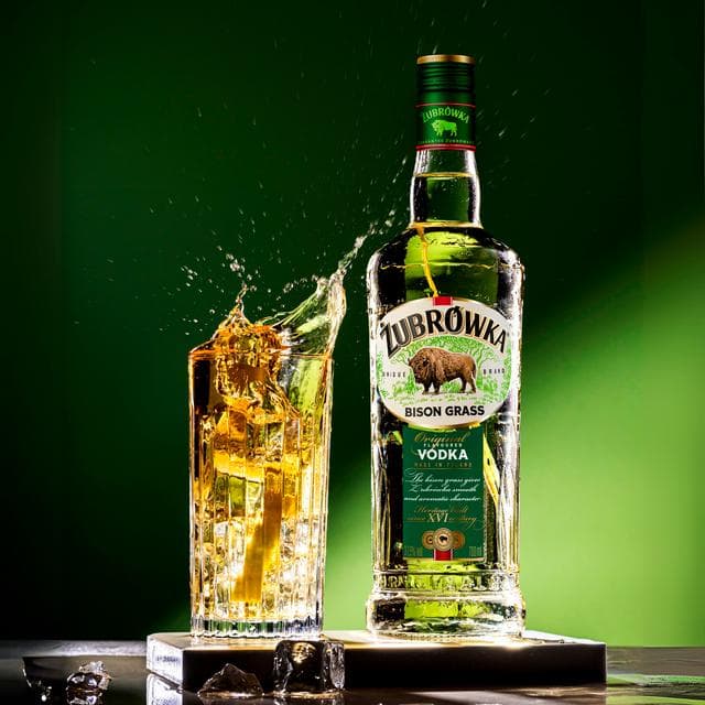 Zubrowka Bison Grass Polish Vodka 70cl - gallery image 3