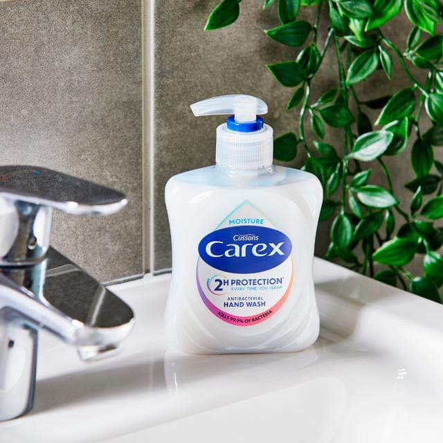 Carex 250ml Moisture Antibacterial Hand Wash - gallery image 2