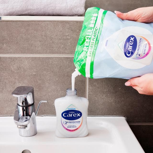Carex 250ml Moisture Antibacterial Hand Wash - gallery image 3