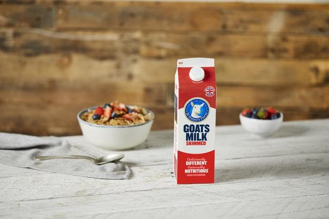 St Helen's Farm Skimmed Goats Milk 1L - gallery image 2