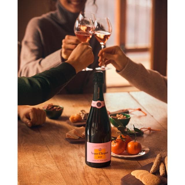 Veuve Clicquot Brut Rosé Champagne 75cl - gallery image 3