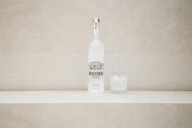 Belvedere Organic Ultra Premium Vodka 70cl - gallery image 2