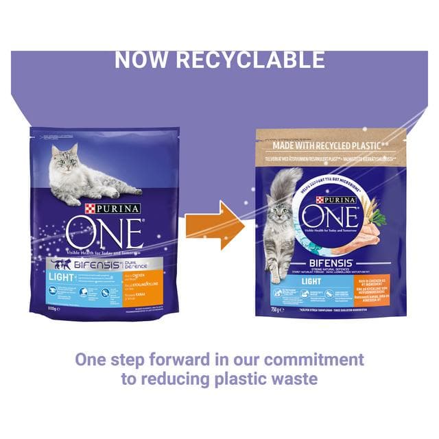 Purina One Light Dry Cat Food Chicken & Wheat 750g - gallery image 2