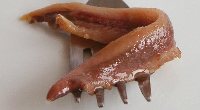 La Monegasque Anchovy Fillets In Olive Oil 100g - gallery image 3
