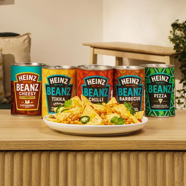 Heinz Baked Beans Fiery Chilli 390g - gallery image 4