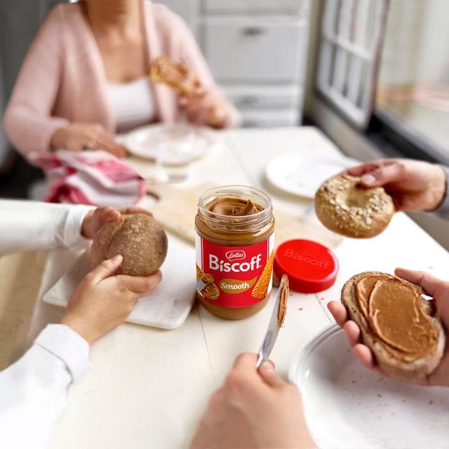 Lotus Biscoff Smooth Spread 400g - gallery image 2