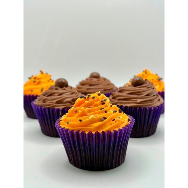 Emma's Country Cakes Classic Choice Cupcakes x6 - gallery image 2