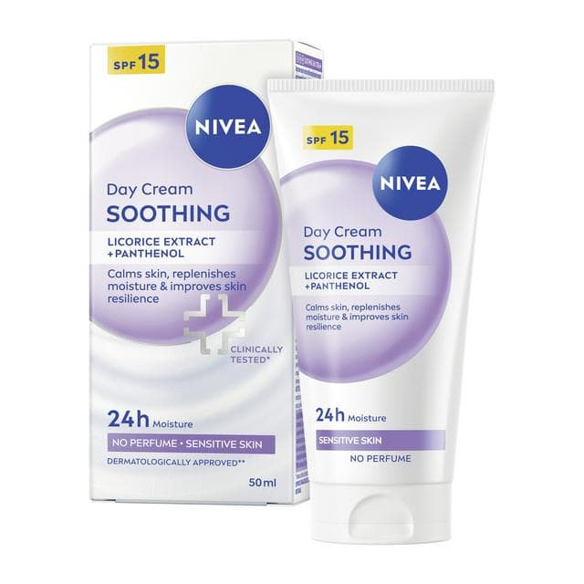 Nivea Day Cream Moisturiser for Sensitive Skin SPF15 50ml - gallery image 1