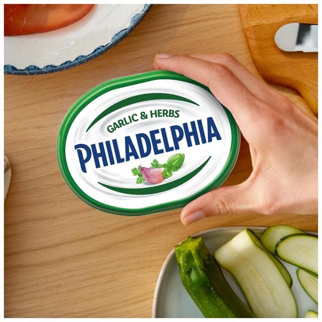 Philadelphia Garlic & Herbs Soft Cream Cheese 165g - gallery image 2