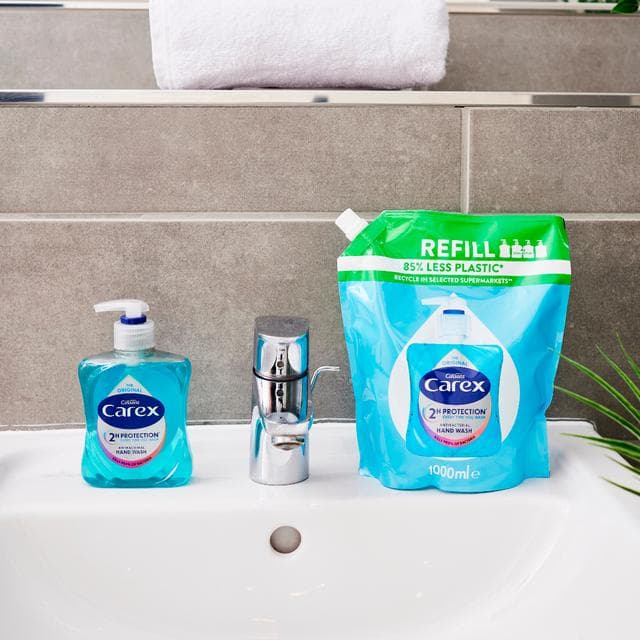 Carex 1L Original Antibacterial Hand Wash Refill Pack - gallery image 2