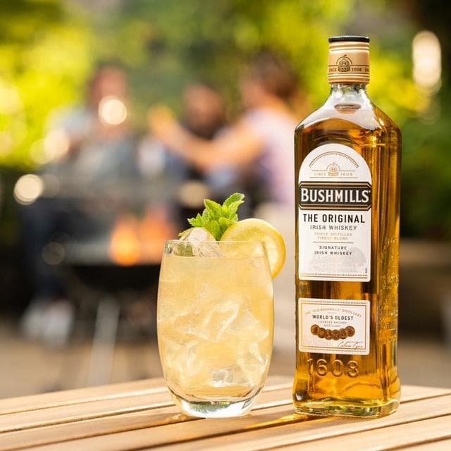 Bushmills Original Irish Whiskey 70cl - gallery image 2