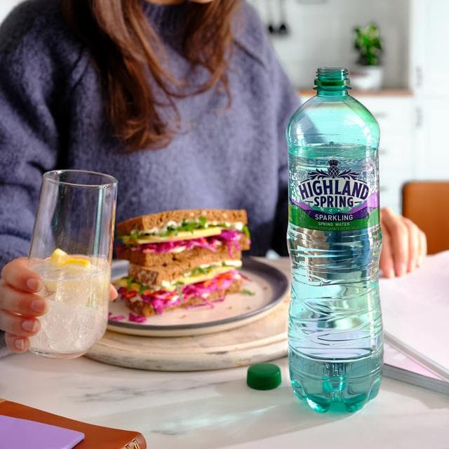 Highland Spring Sparkling Spring Water 6x1L - gallery image 3