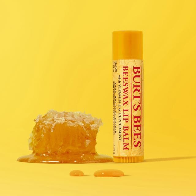 Burt's Bees 100% Natural Moisturising Lip Balm Tube 4.25g - gallery image 4