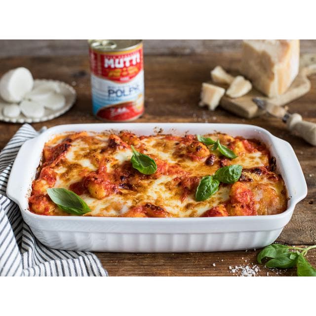 Mutti Finely Chopped Tomatoes 4 x 400g - gallery image 3