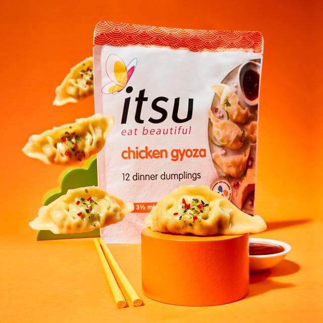 itsu 12 x Chicken Gyoza Dinner Dumplings 240g - gallery image 2