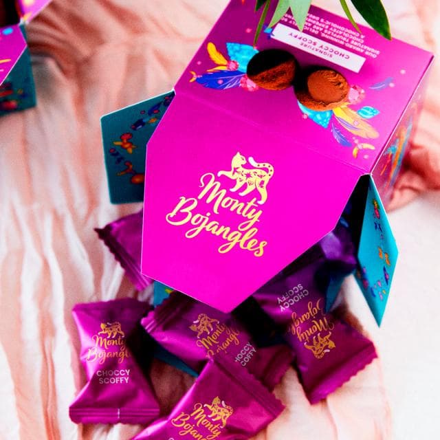 Monty Bojangles Choccy Scoffy 135g - gallery image 2