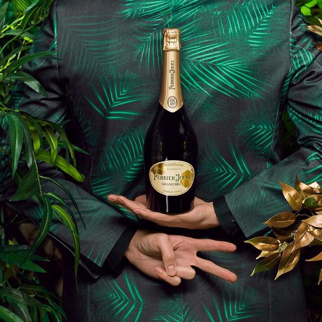 Perrier-Jouet Grand Brut NV Champagne 75cl - gallery image 6