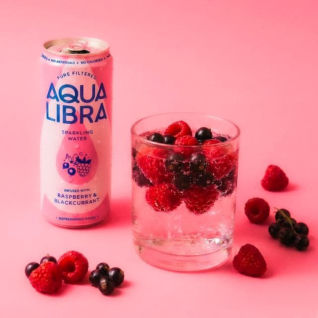 Aqua Libra Sparkling Water Infused with Raspberry & Blackcurrant 4x330ml - gallery image 3