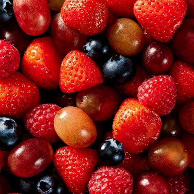 Sainsbury's 900g Mixed Berries Sharing Selection - gallery image 2