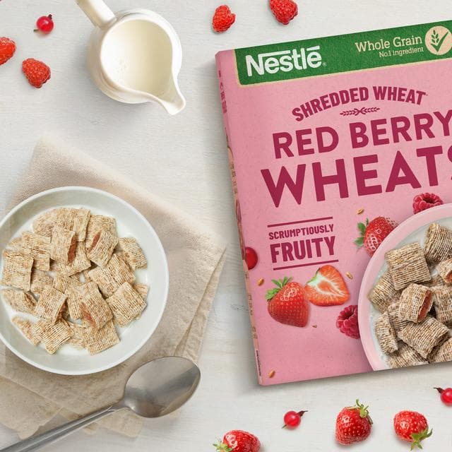 Nestle Shredded Wheat Bitesize Red Berry Wheats Cereal 450g - gallery image 2