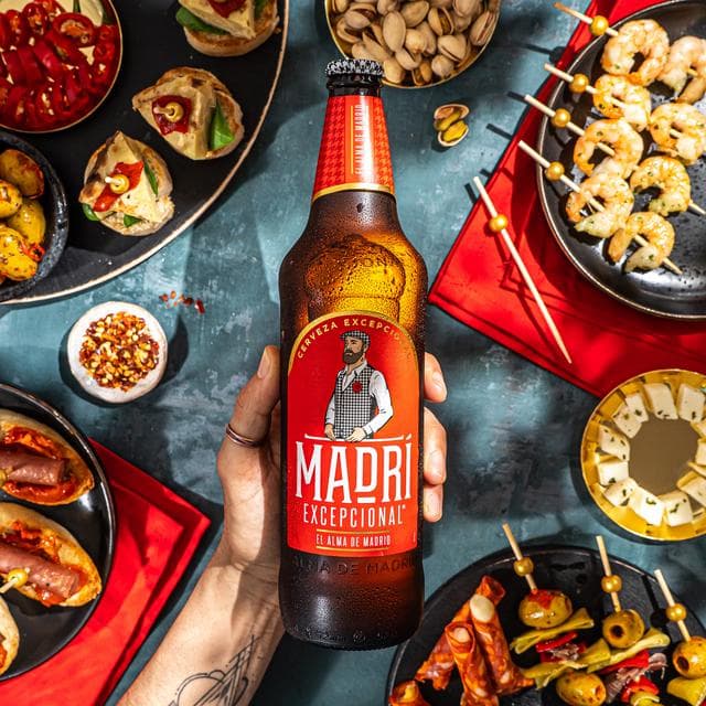 Madri Excepcional Premium Lager Beer Bottle 660ml - gallery image 4