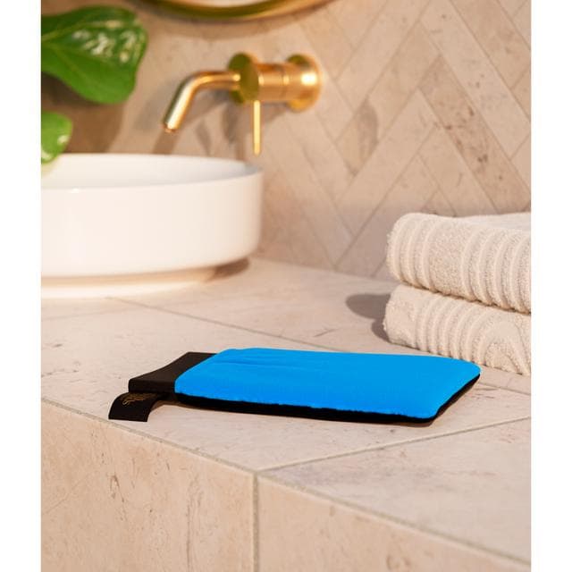 Bondi Sands Reusable Exfoliating Mitt - gallery image 3
