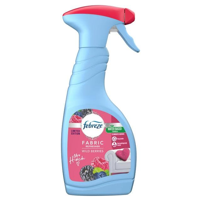 Febreze Wild Berries Fabric Freshener Spray 500ml - gallery image 1