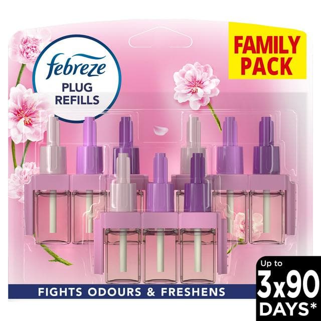 Febreze 3Volution Blossom & Breeze Air Freshener Plug In Refill Triple Pack 3x20ml - gallery image 1