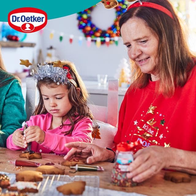 Dr. Oetker 4 x 19g Christmas Glittery Decorating Icing - gallery image 6