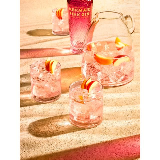 Isle of Wight Distillery Mermaid Pink Gin 70cl - gallery image 4
