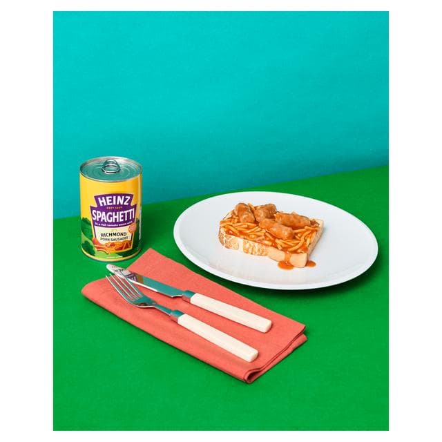 Heinz Spaghetti In a Rich Tomato Sauce with Richmond Pork Sausages 400g - gallery image 2