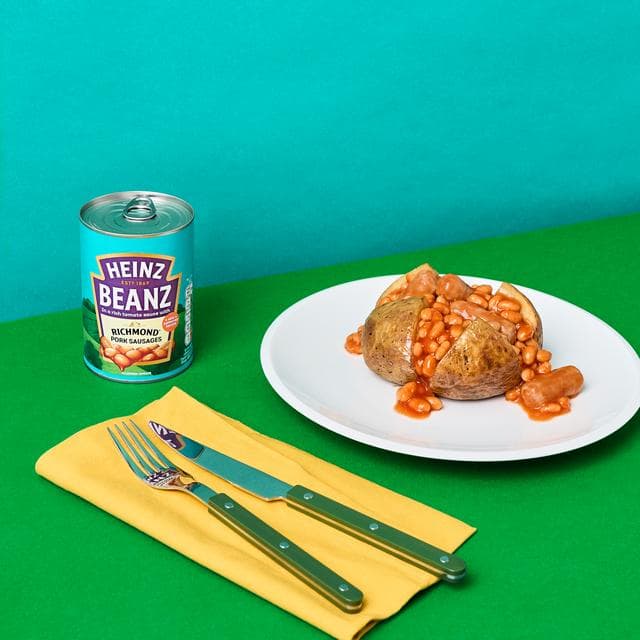 Heinz Baked Beans & Richmond Pork Sausages 415g - gallery image 3