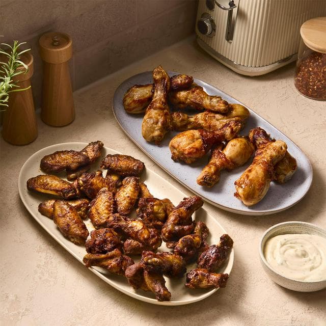 Sainsbury's 1.65kg Cooked Chicken Wings and Drumsticks Sharing Platter - gallery image 1