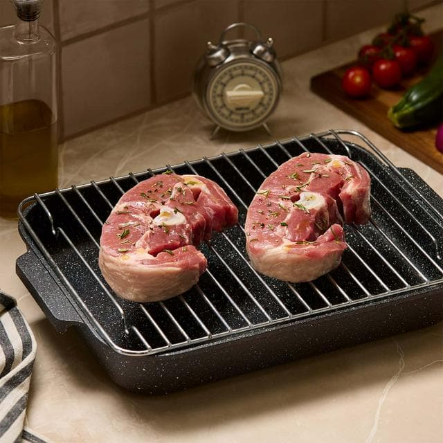 Sainsbury's Welsh Hill Barnsley Lamb Chops, Taste the Difference (Approx. 700g) - gallery image 1