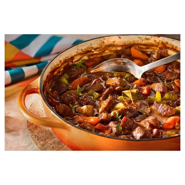Sainsbury's 750g Aberdeen Angus Silverside Diced Beef, Taste the Difference - gallery image 2