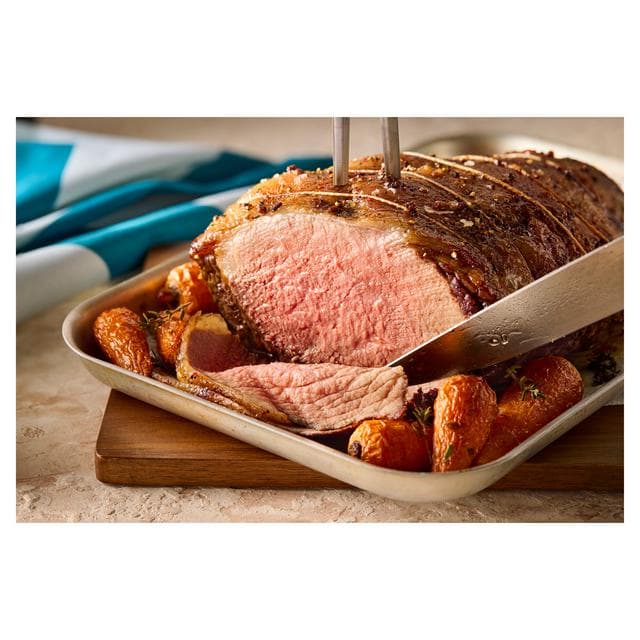 Sainsbury's Aberdeen Angus Slow Roast Beef Joint, Taste the Difference (Approx. 2.2kg) - gallery image 2