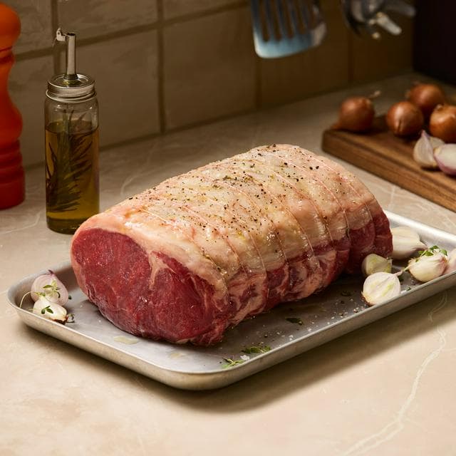 Sainsbury's 2.15kg Large Aberdeen Angus Rolled Sirloin of Beef, Taste the Difference - gallery image 1