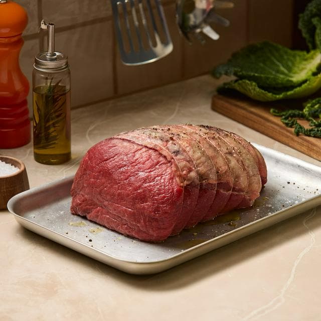 Sainsbury's 2.2kg Large Aberdeen Angus Topside of Beef, Taste the Difference - gallery image 1