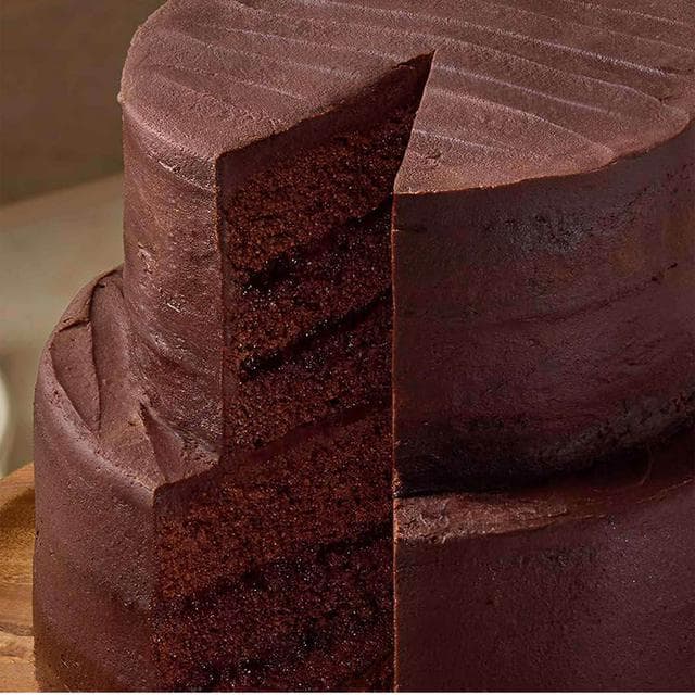 Sainsbury's 2.3kg Two Tier Chocolate Naked Cake - gallery image 3