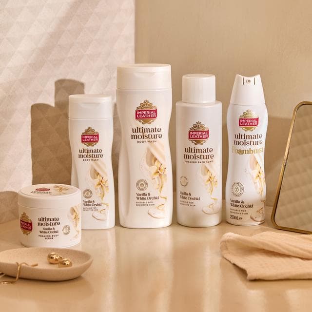 Imperial Leather Ultimate Moisture Vanilla & White Orchid Foaming Bath Soak 450ml - gallery image 5