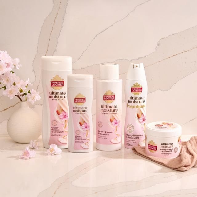 Imperial Leather 225ml Ultimate Moisture Cherry Blossom & Almond Oil Foaming Body Scrub - gallery image 5